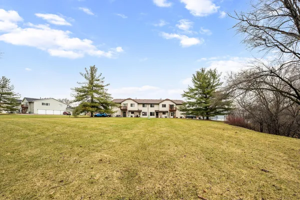 $180,000 | 1658 Helena Road North, Oakdale, MN 55128