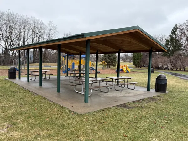 $180,000 | 1658 Helena Road North, Oakdale, MN 55128