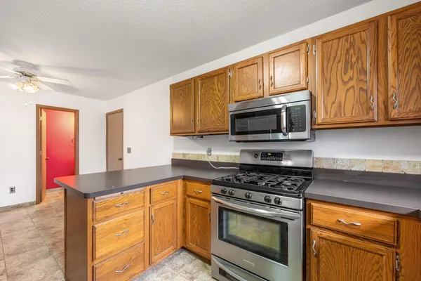 $180,000 | 1658 Helena Road North, Oakdale, MN 55128