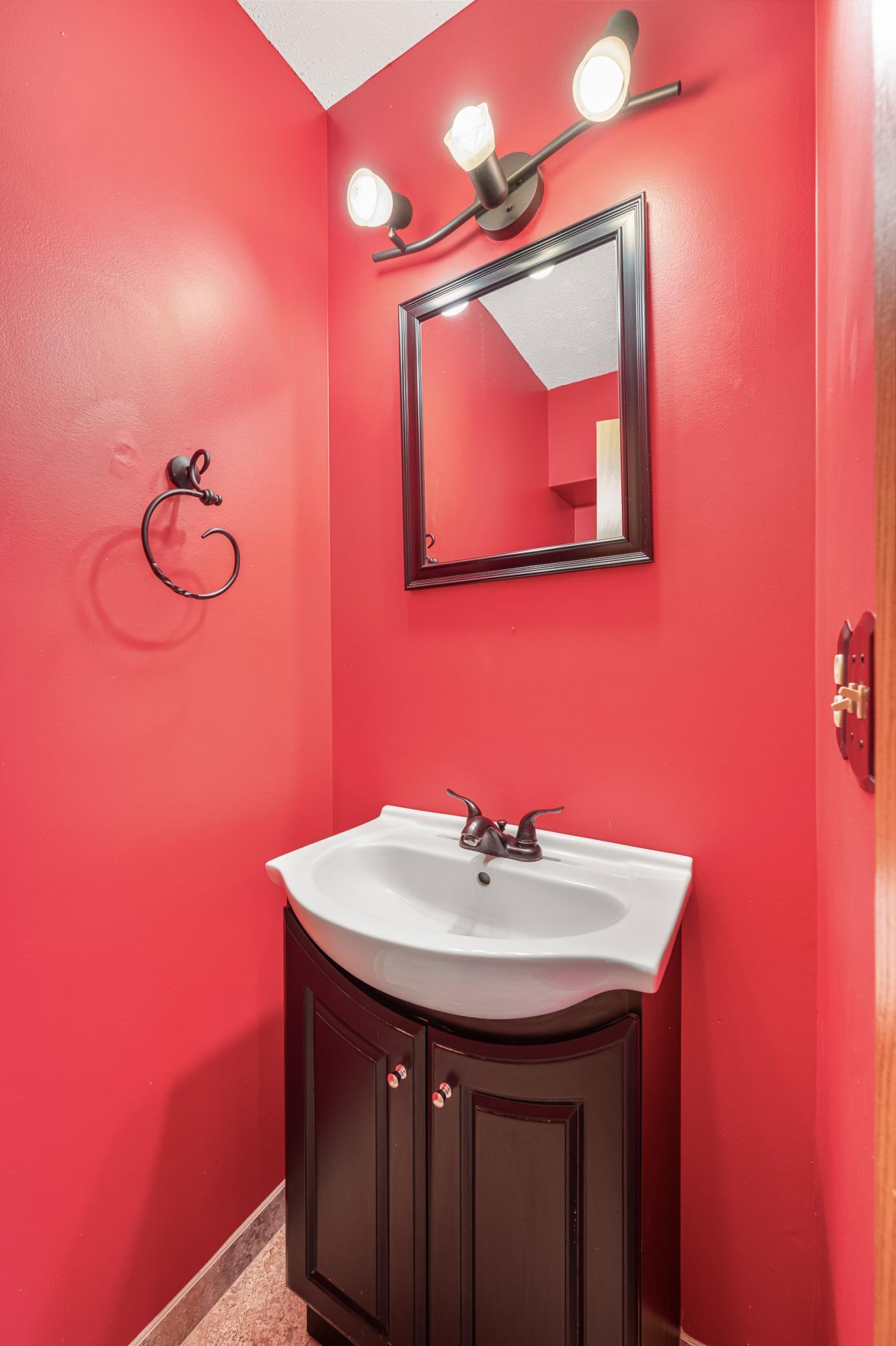 1658 Helena Road North Oakdale, MN 55128 - Photo 9 of 27