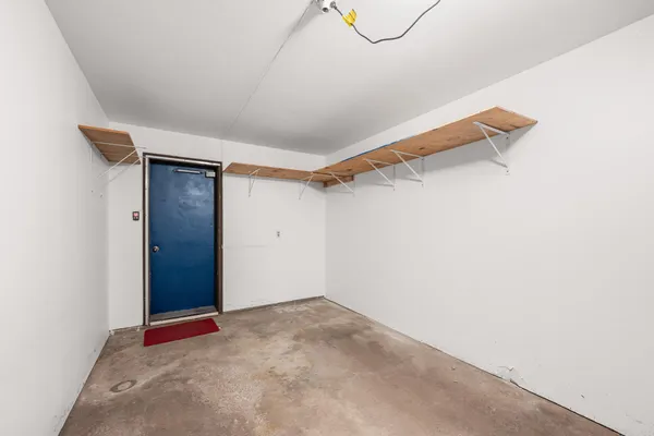 $180,000 | 1658 Helena Road North, Oakdale, MN 55128