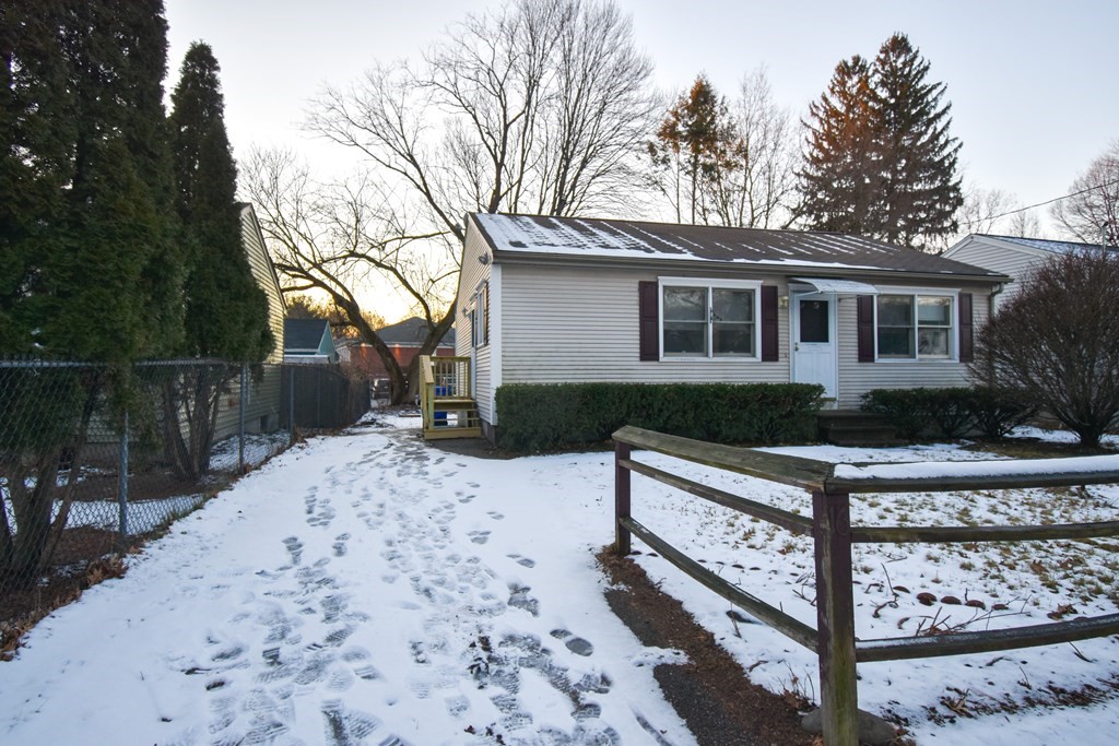 16 Marsden Street Springfield, MA 01109 - Photo 1 of 21