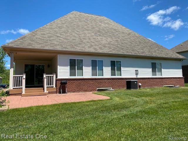 2193 Lagoon Drive Rochester, MI 48309 - Photo 24 of 24 IMG_0484.jpg