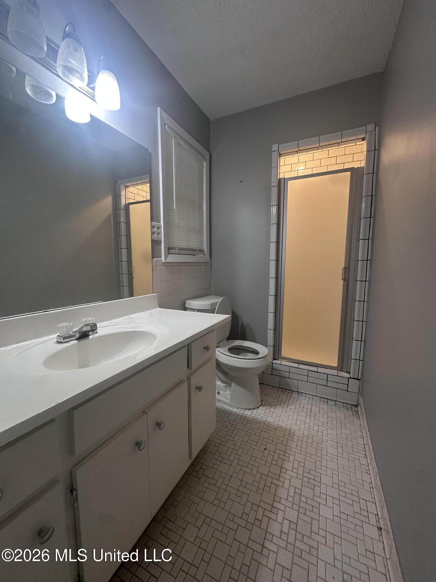 5629 Ridgetop Drive Horn Lake, MS 38637 - Photo 12 of 15 Private Bath