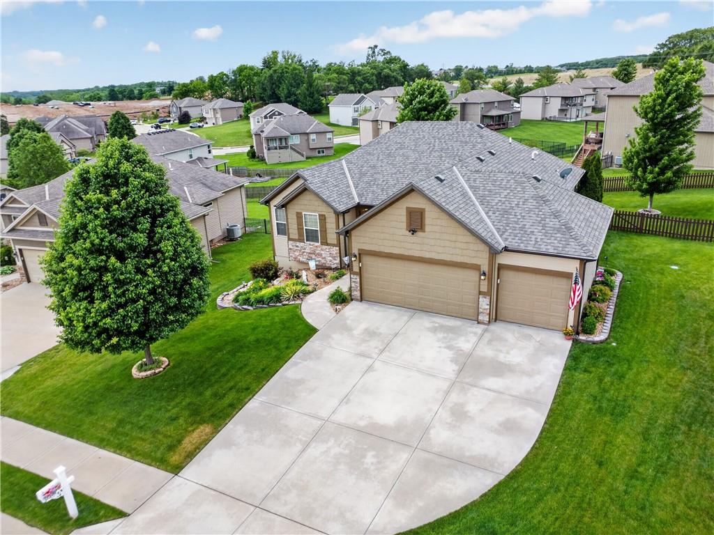 13300 North Copper Ridge Drive Platte City, MO 64079 - Photo 2 of 36