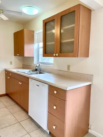 $1,500 | 232 Canterbury J, West Palm Beach, FL 33417
