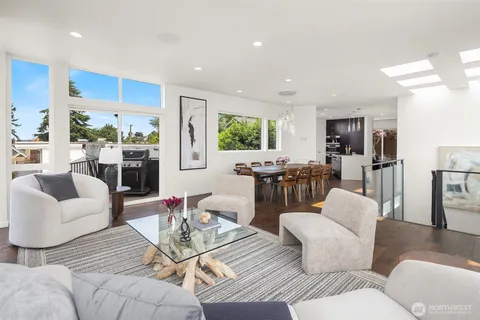 $2,695,000 | 2560 12th Avenue West, Seattle, WA 98119