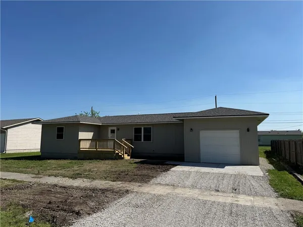 $182,500 | 1515 Alleghany Street, Burlington, KS 66839