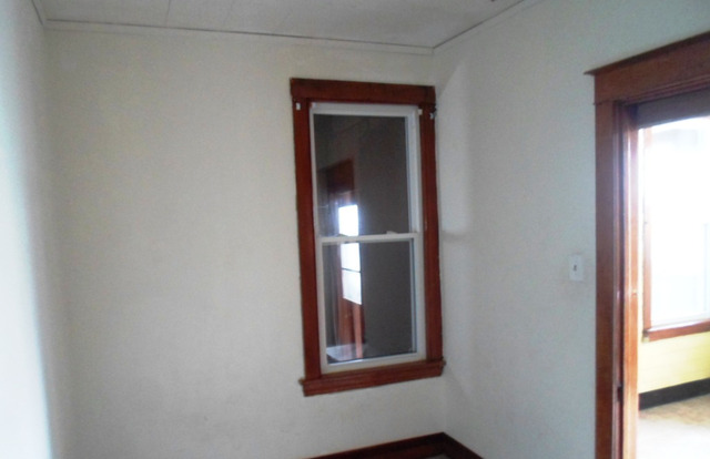 3142 West 40th Place Chicago, IL 60632 - Photo 7 of 12