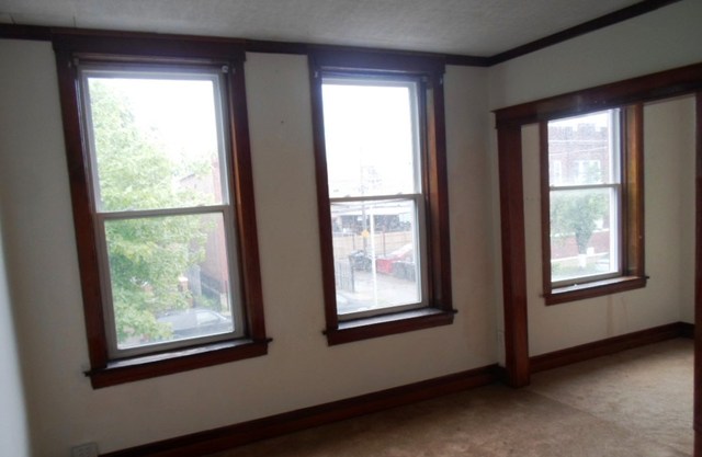 3142 West 40th Place Chicago, IL 60632 - Photo 9 of 12