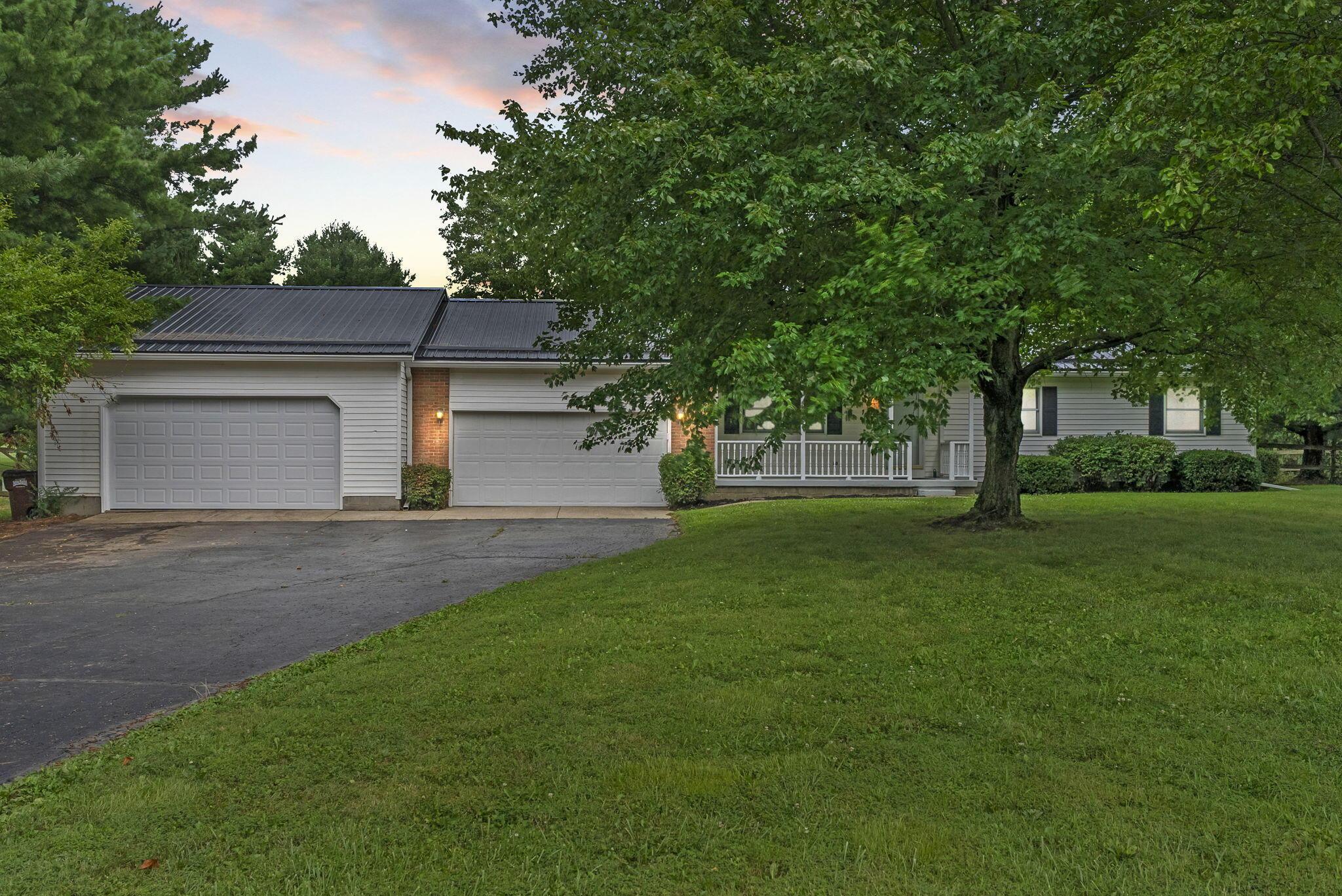 7378 Beecher Road Southwest Pataskala, OH 43062 - Photo 2 of 40 2-web-or-mls-DSC03814 (2)
