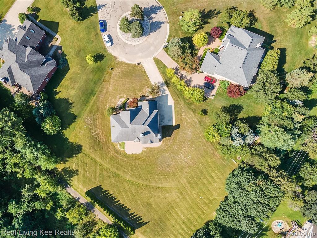 39 Fieldway Court Rochester, MI 48306 - Photo 52 of 55