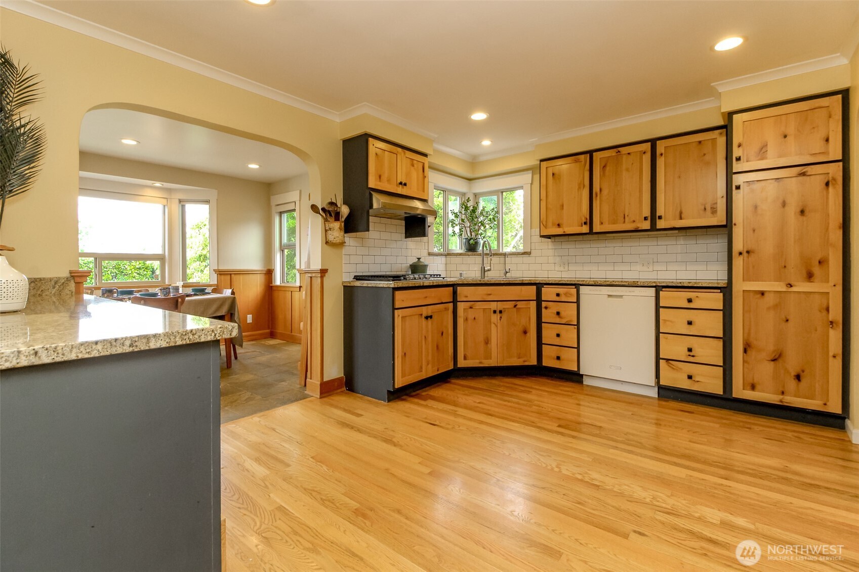 6013 35th Avenue Southwest Seattle, WA 98126 - Photo 11 of 33 Gallery Image 11