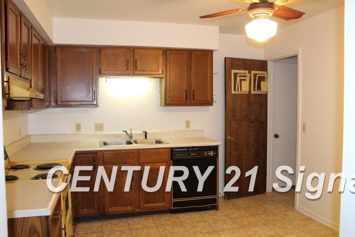 4752 Shattuck Road, Unit 4754 Saginaw, MI 48603 - Photo 5 of 17 Gallery Image 5