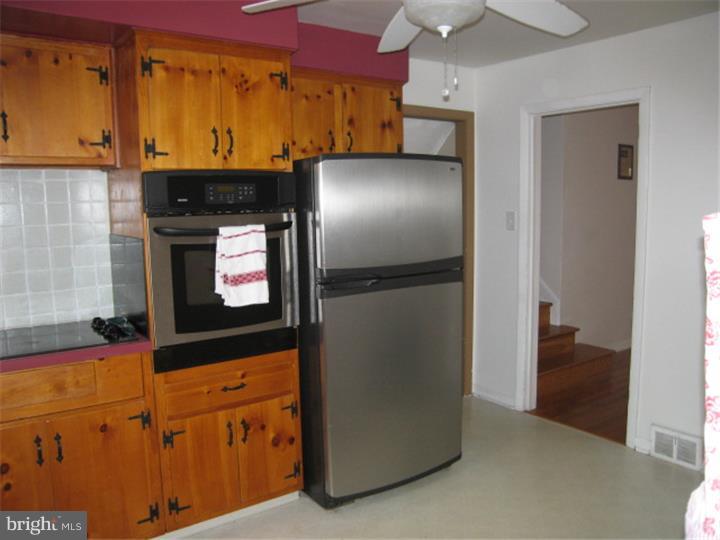 570 Bob White Road Wayne, PA 19087 - Photo 7 of 19 Kitchen