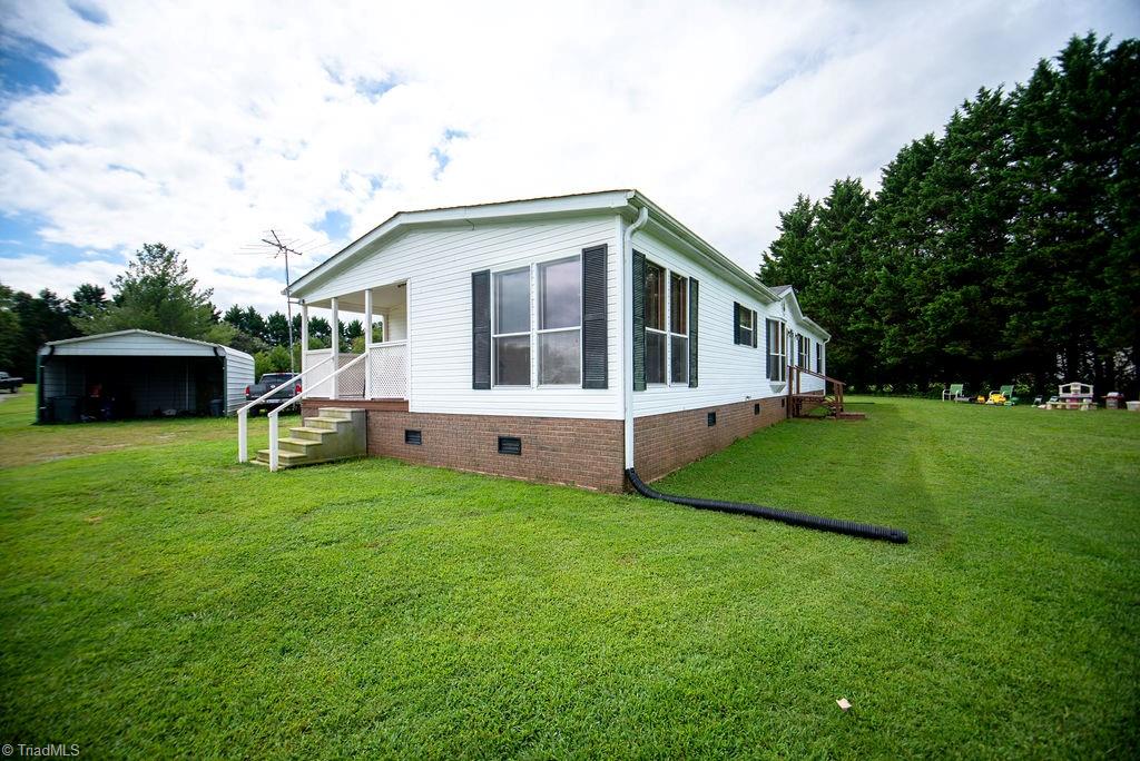 2073 Macedonia Church Road Ronda, NC 28670 - Photo 3 of 41 Gallery Image 3