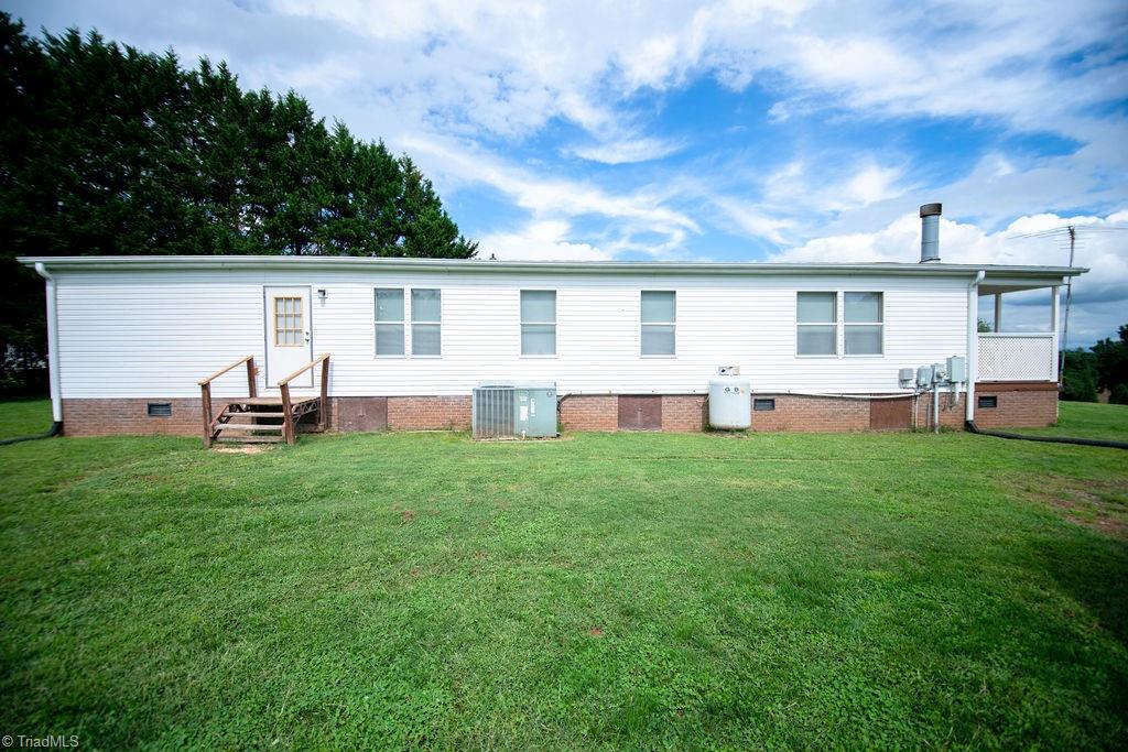 2073 Macedonia Church Road Ronda, NC 28670 - Photo 34 of 41 Gallery Image 34