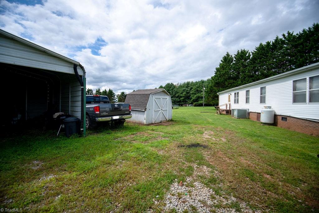 2073 Macedonia Church Road Ronda, NC 28670 - Photo 38 of 41 Gallery Image 38