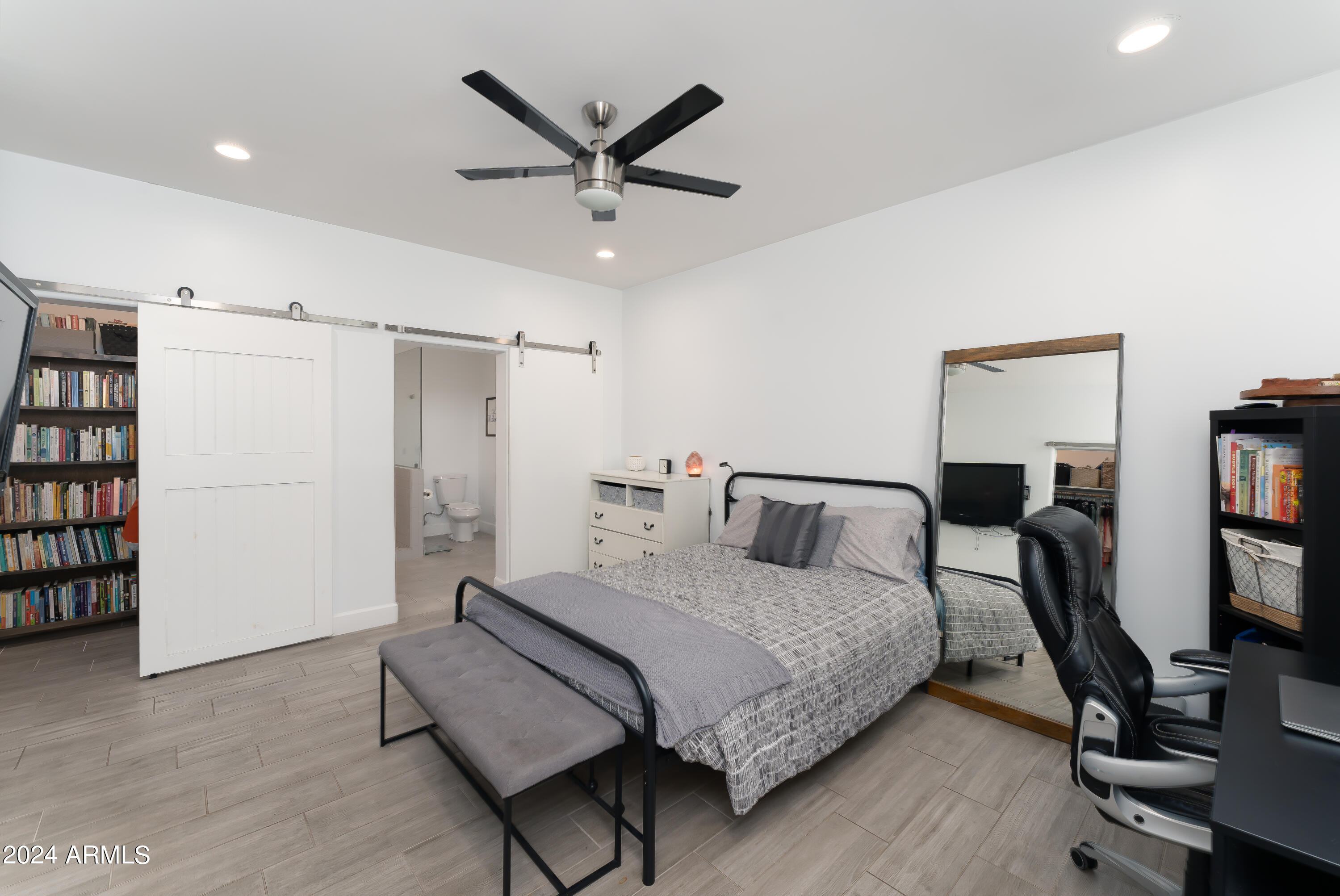 7720 North 17th Avenue Phoenix, AZ 85021 - Photo 6 of 25 17thin-law suite