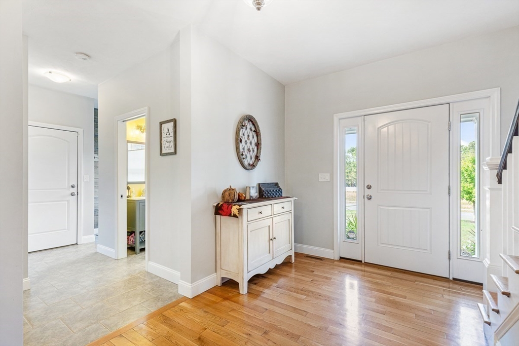 32 Ridge Street Berkley, MA 02779 - Photo 6 of 42 Gallery Image 6