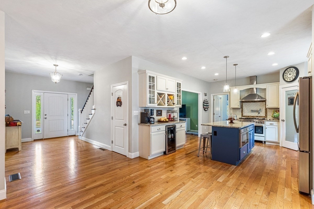 32 Ridge Street Berkley, MA 02779 - Photo 7 of 42 Gallery Image 7