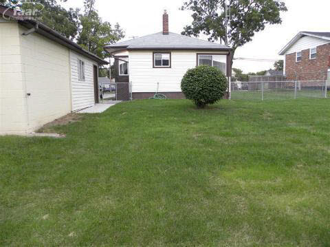 5144 South Morrish Road Swartz Creek, MI 48473 - Photo 7 of 7 20166295-6.JPG