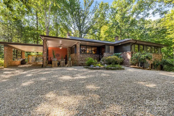 $604,000 | 750 Braewick Road, Tryon, NC 28782