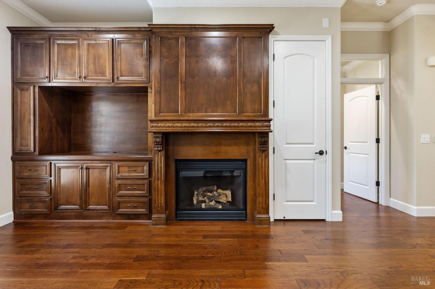 1139 Symphony Way Vallejo, CA 94591 - Photo 5 of 35