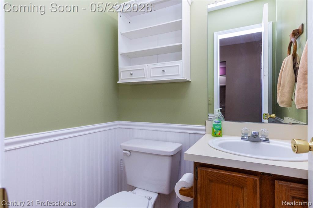 574 Tennyson Rochester, MI 48307 - Photo 25 of 48