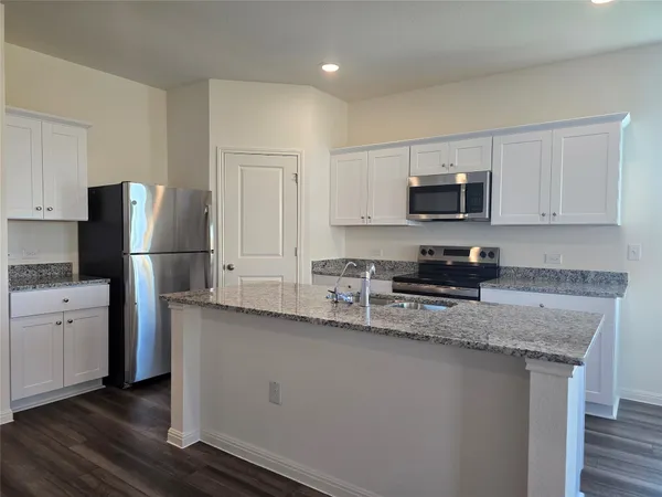 $1,895 | 421 Wedemeyer Street, Taylor, TX 76574