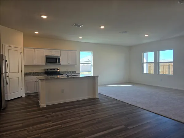 $1,895 | 421 Wedemeyer Street, Taylor, TX 76574