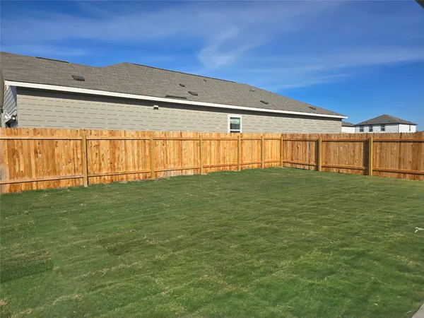 $1,895 | 421 Wedemeyer Street, Taylor, TX 76574