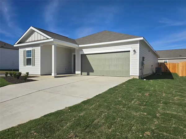 $1,895 | 421 Wedemeyer Street, Taylor, TX 76574