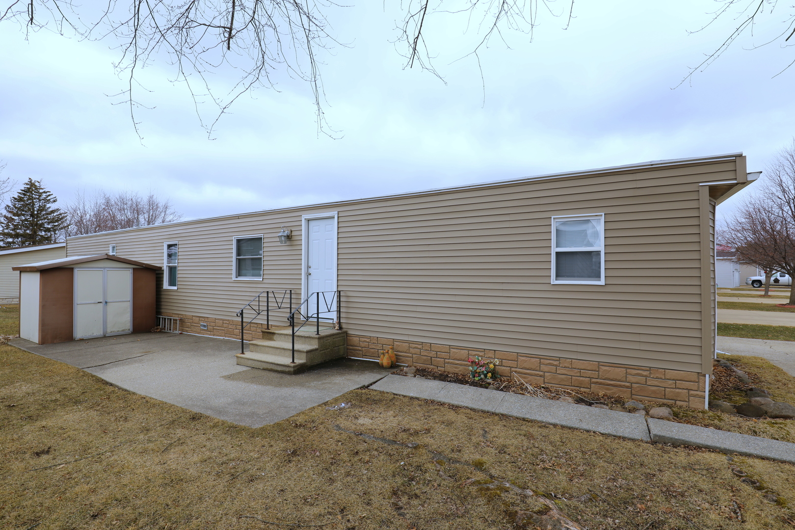 240 Fox Lane Belvidere, IL 61008 - Photo 16 of 18 a backyard of a house