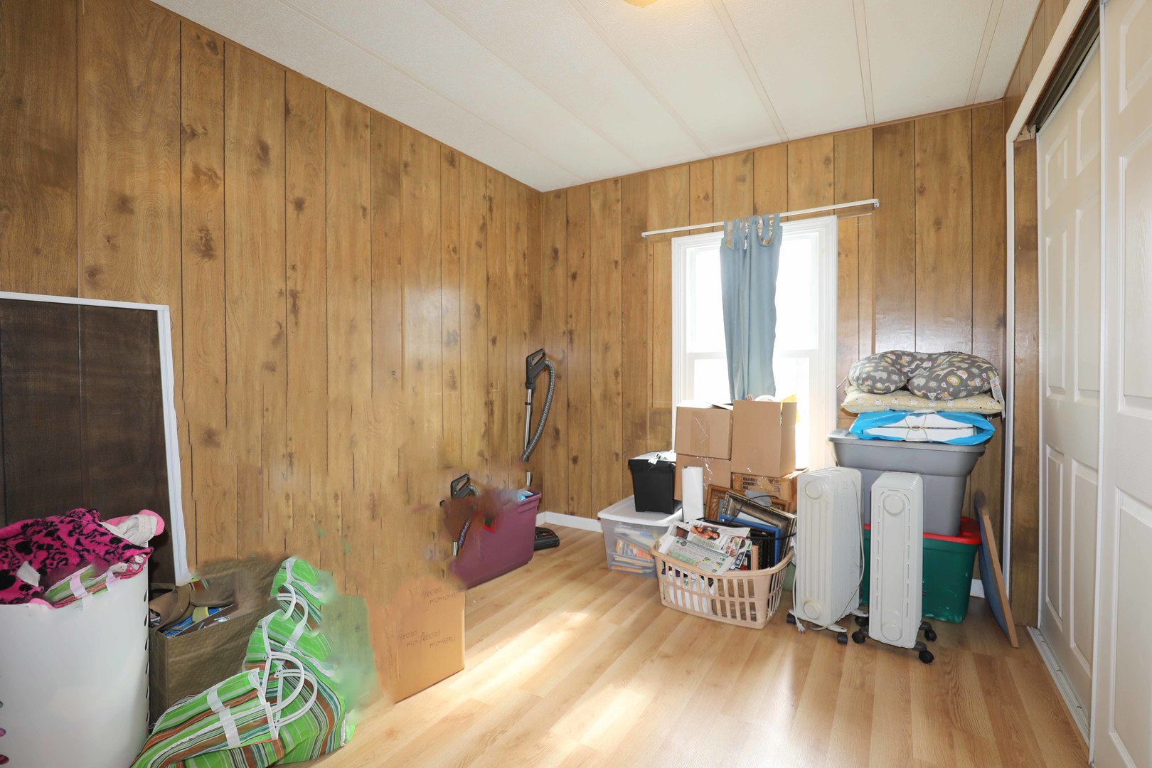 240 Fox Lane Belvidere, IL 61008 - Photo 5 of 18 a living room with furniture and a large window