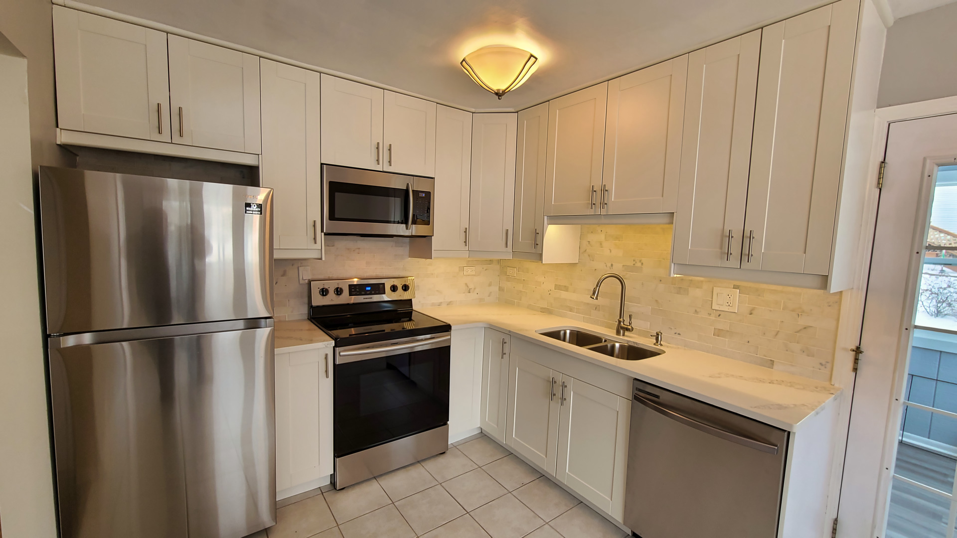 148 Highland Road Willowbrook, IL 60527 - Photo 3 of 17