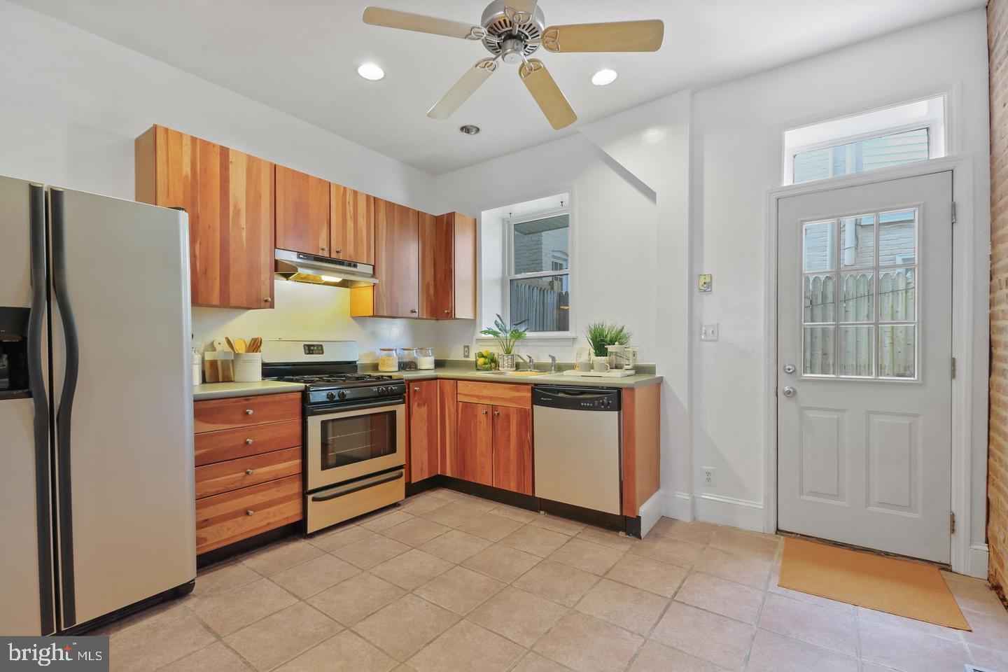 1528 Covington Street Baltimore, MD 21230 - Photo 10 of 29