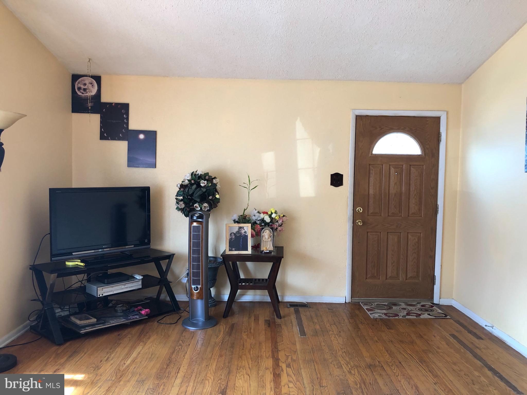 3644 Chesterfield Road Philadelphia, PA 19114 - Photo 4 of 34 Gallery Image 4