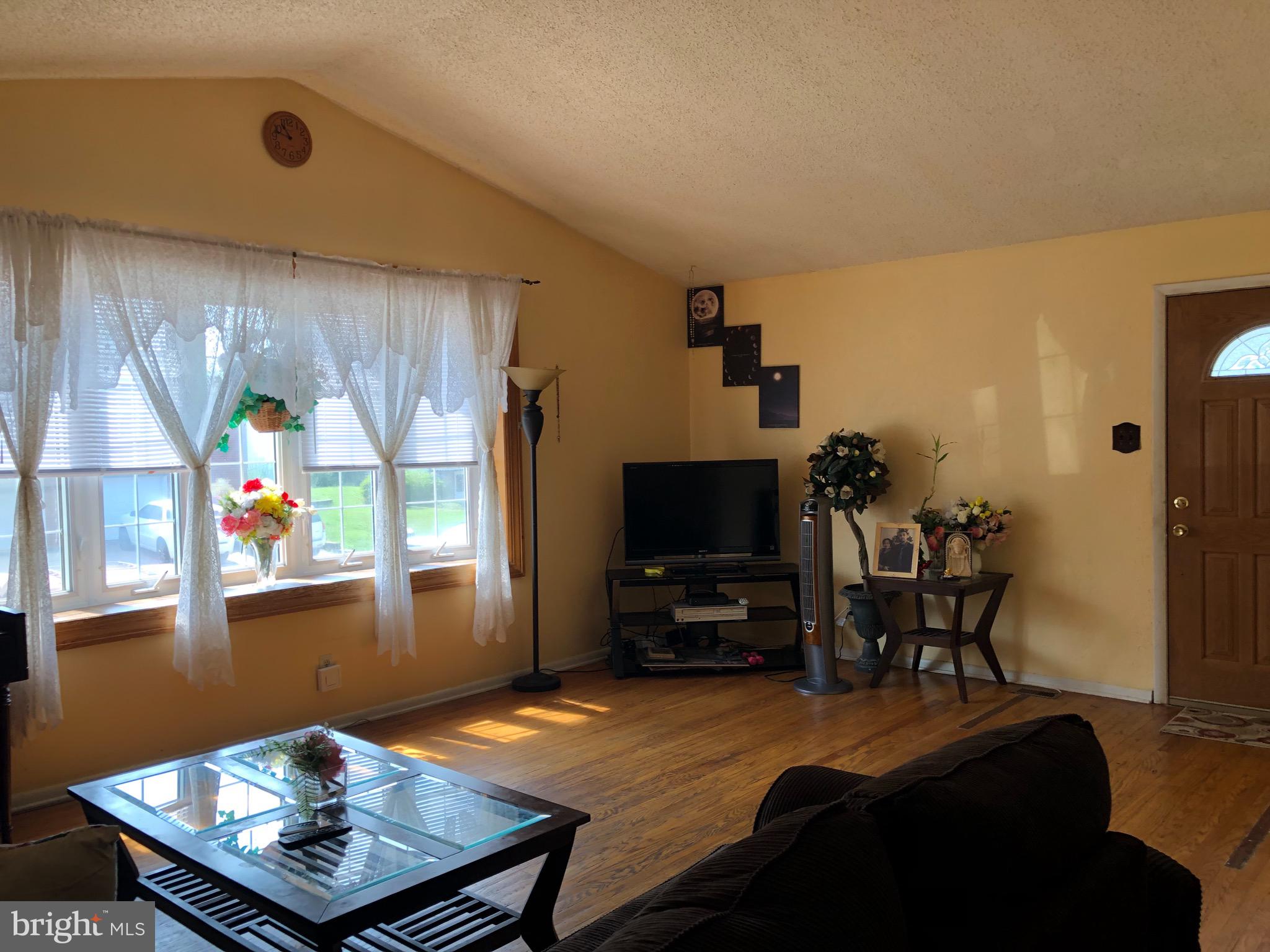 3644 Chesterfield Road Philadelphia, PA 19114 - Photo 7 of 34 Gallery Image 7