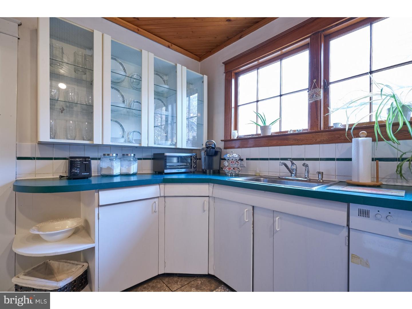 304 South Manoa Road Havertown, PA 19083 - Photo 12 of 25 Kitchen