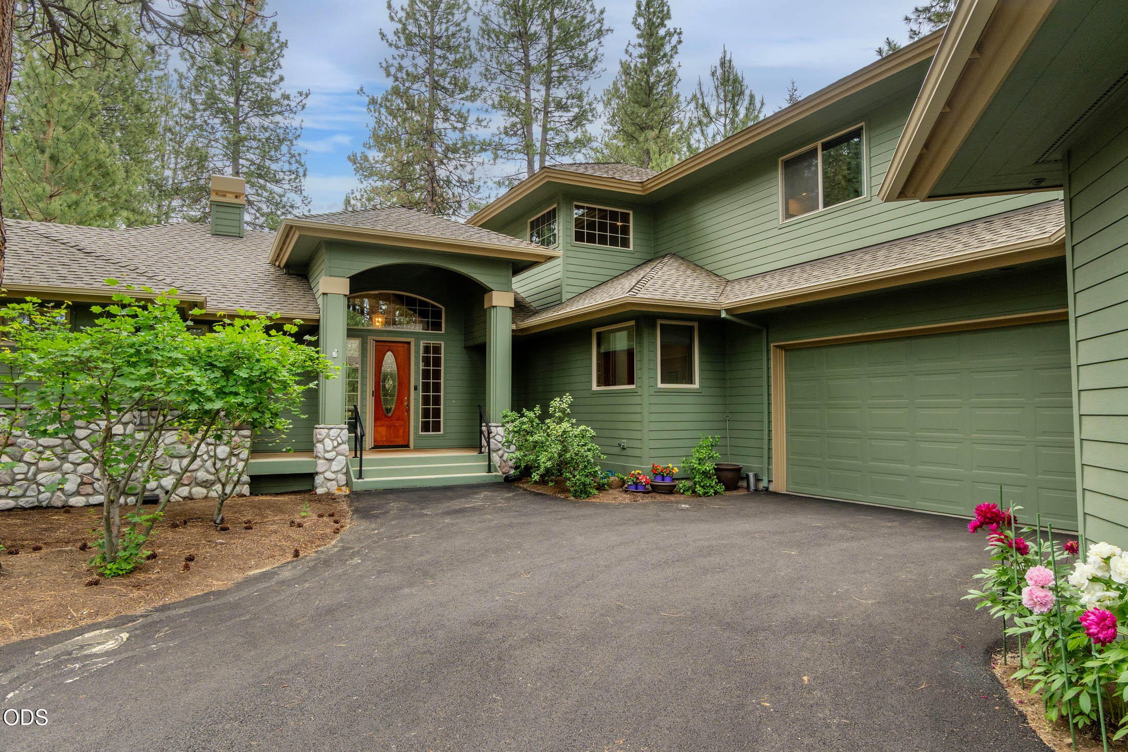 60621 Golf Village Loop Bend, OR 97702 - Photo 4 of 47