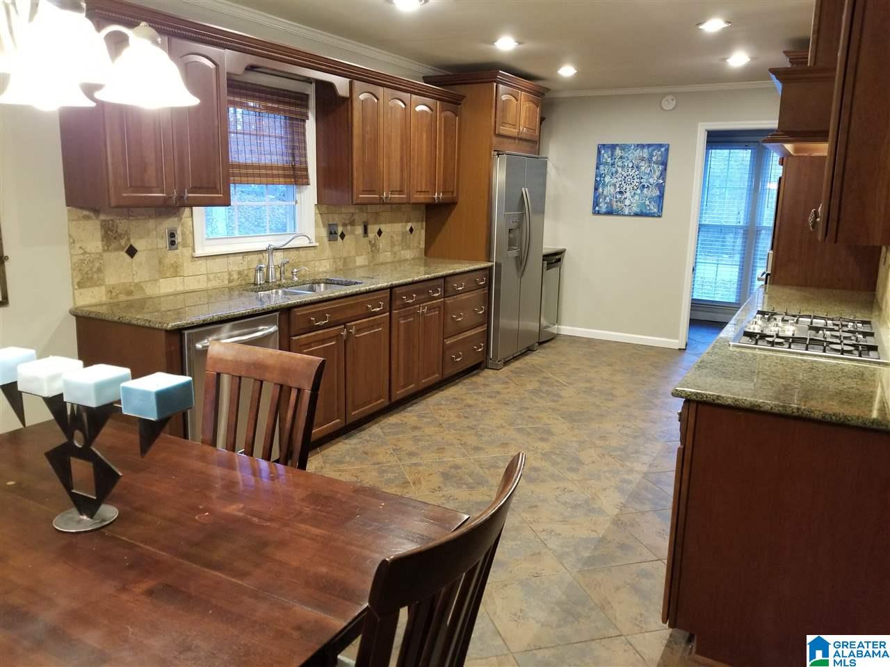18 Oak Ridge Drive Pelham, AL 35124 - Photo 5 of 36