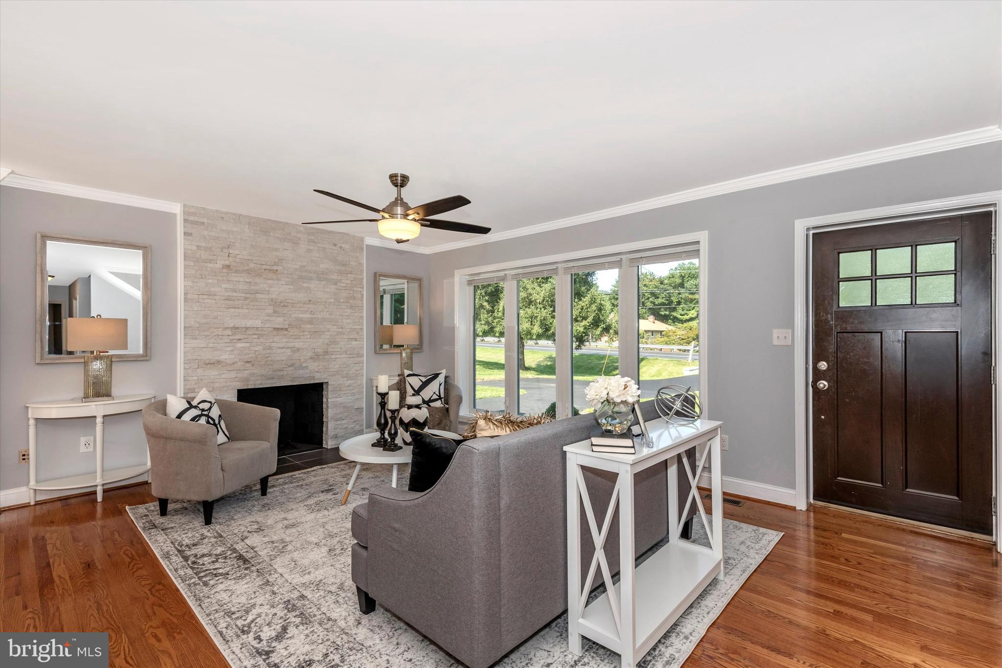 24421 Ridge Road Damascus, MD 20872 - Photo 2 of 63 Living Rm.