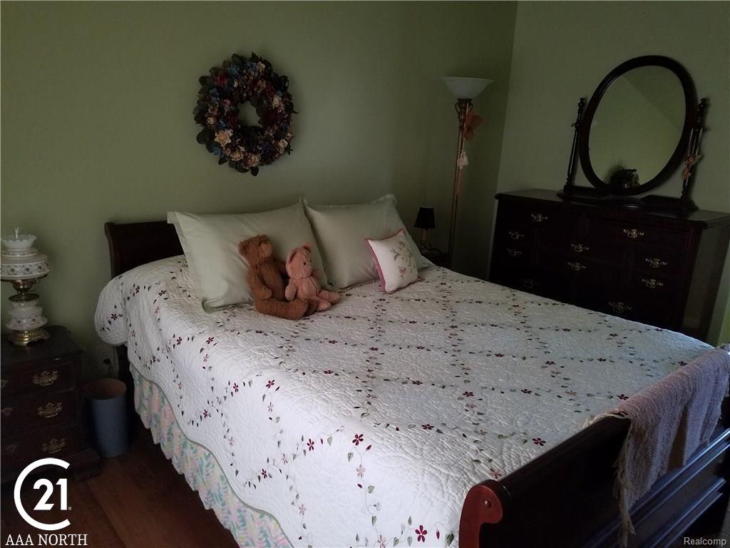 506 Yule Road Leonard, MI 48367 - Photo 10 of 29 31372664-9.JPG