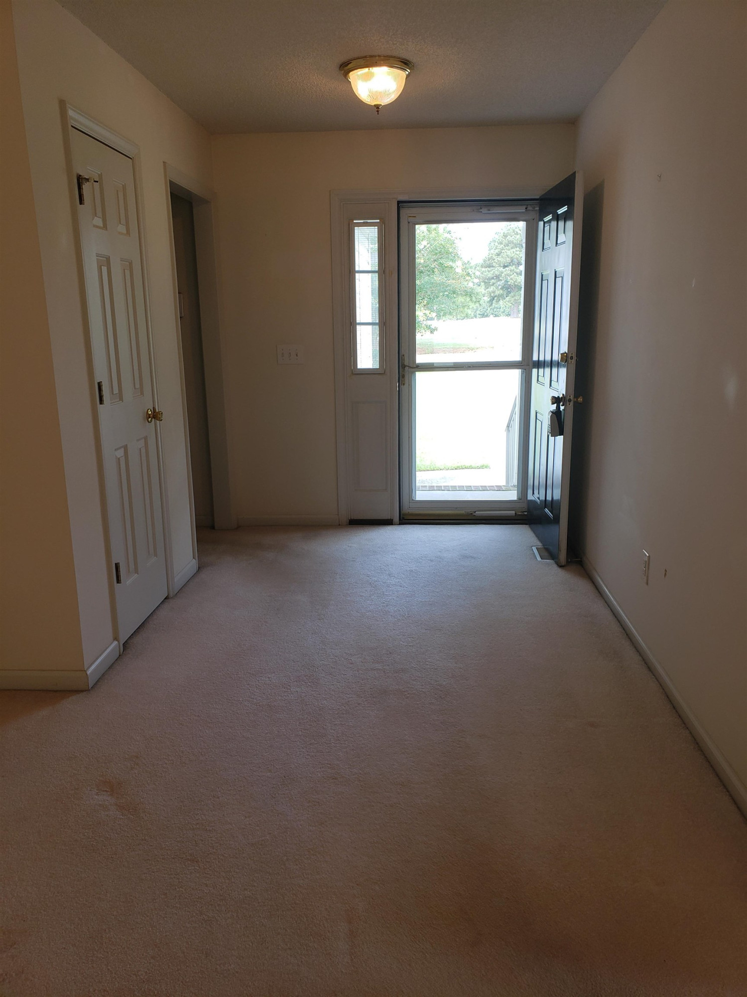 340 Parrish Memorial Road Selma, NC 27576 - Photo 3 of 17 an empty room with windows