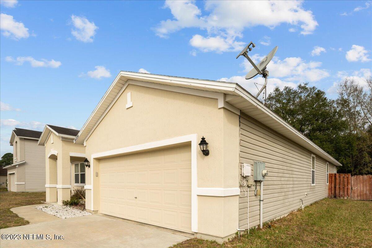 86338 Cartesian Pointe Drive Yulee, FL 32097 - Photo 3 of 39 13-JWLeePhoto-8276