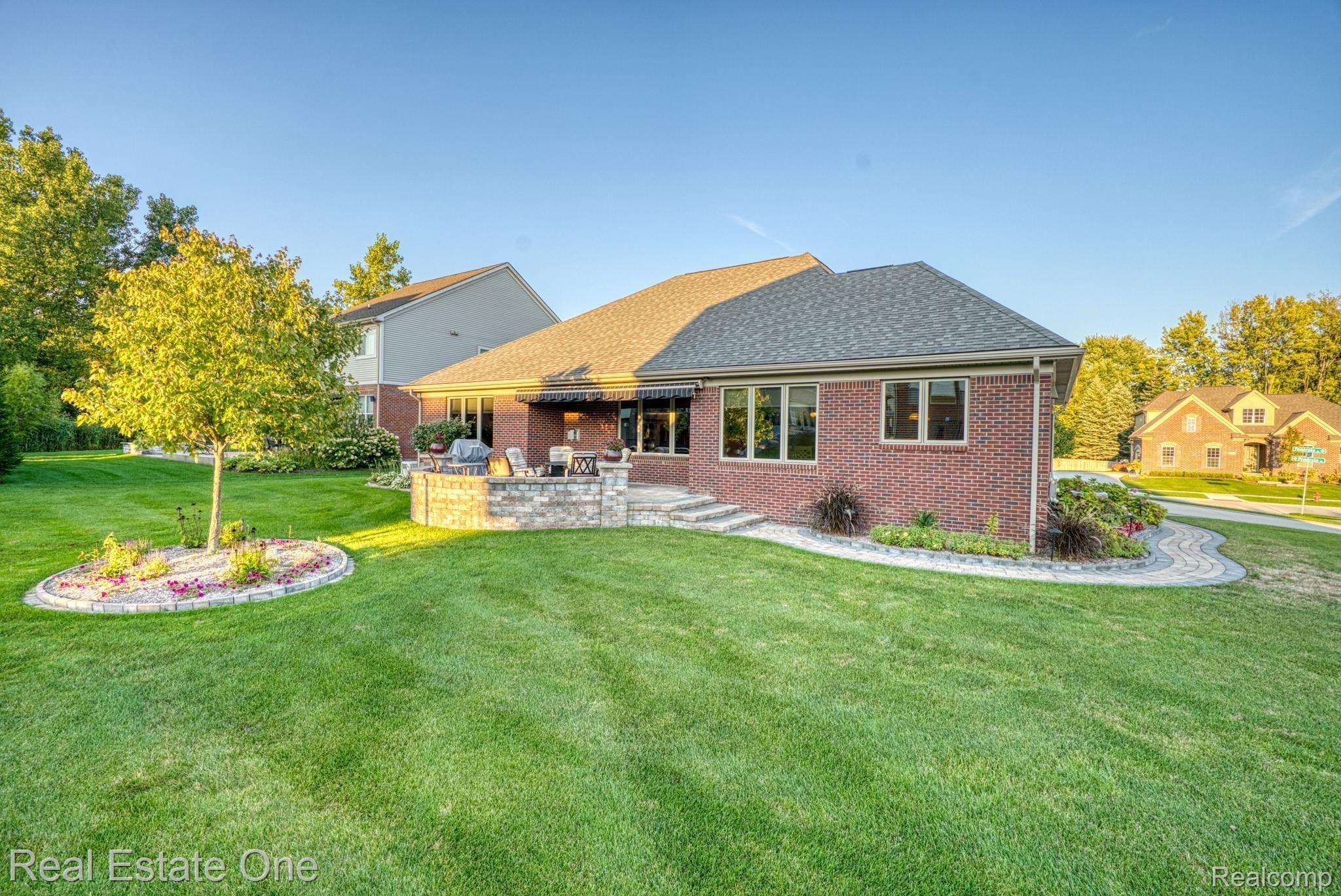 1106 Pembroke Court Rochester, MI 48307 - Photo 40 of 44 DSC02199.jpg