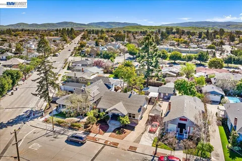 $999,900 | 2463 6th Street, Livermore, CA 94550