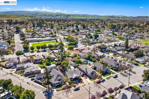 $999,900 | 2463 6th Street, Livermore, CA 94550