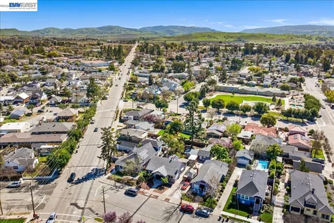 $999,900 | 2463 6th Street, Livermore, CA 94550